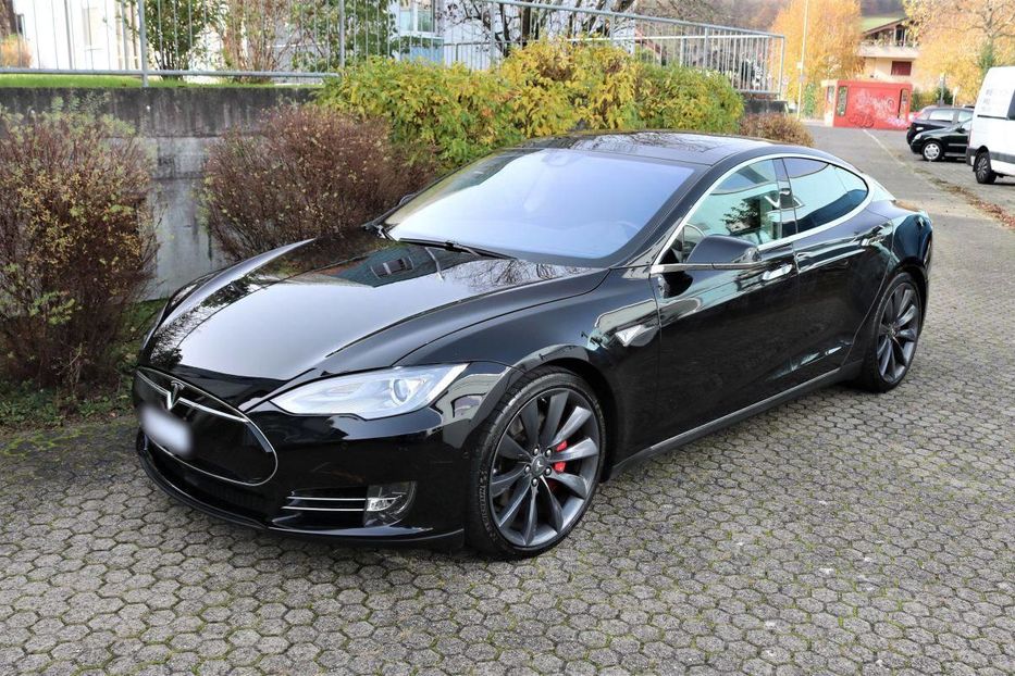 Tesla S З США