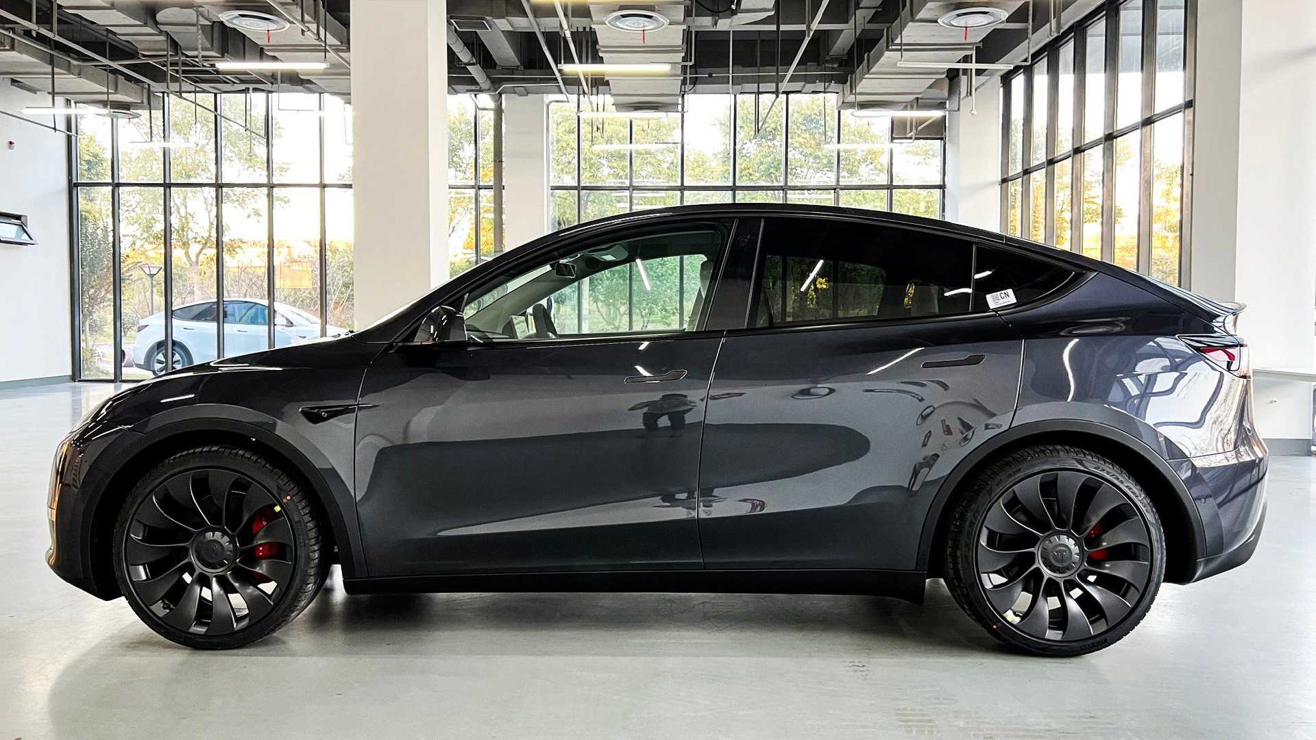 замовити Tesla Model Y